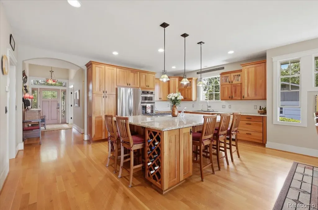 8665 Lakeview Boulevard Independence Charter Township MI 48348