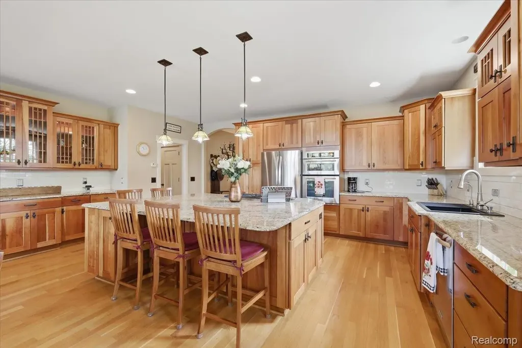 8665 Lakeview Boulevard Independence Charter Township MI 48348