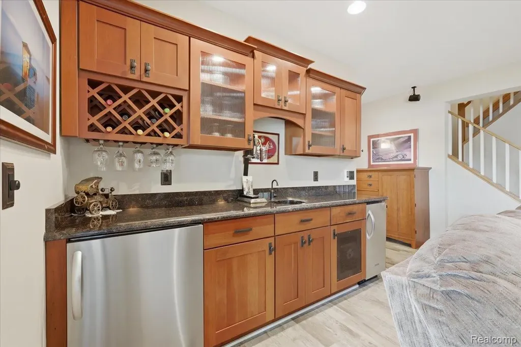 8665 Lakeview Boulevard Independence Charter Township MI 48348