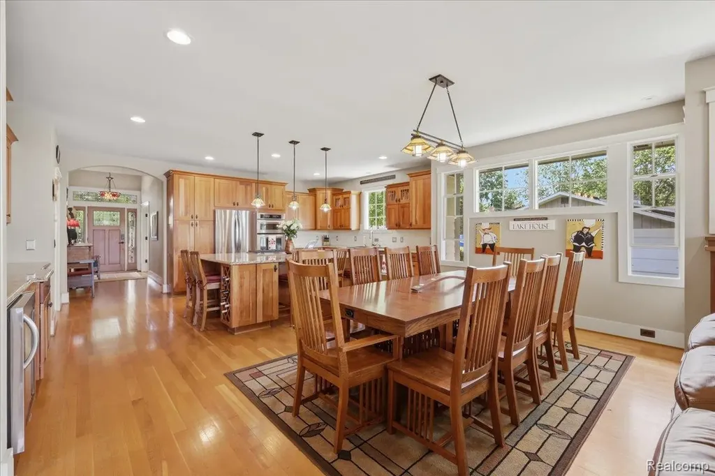 8665 Lakeview Boulevard Independence Charter Township MI 48348