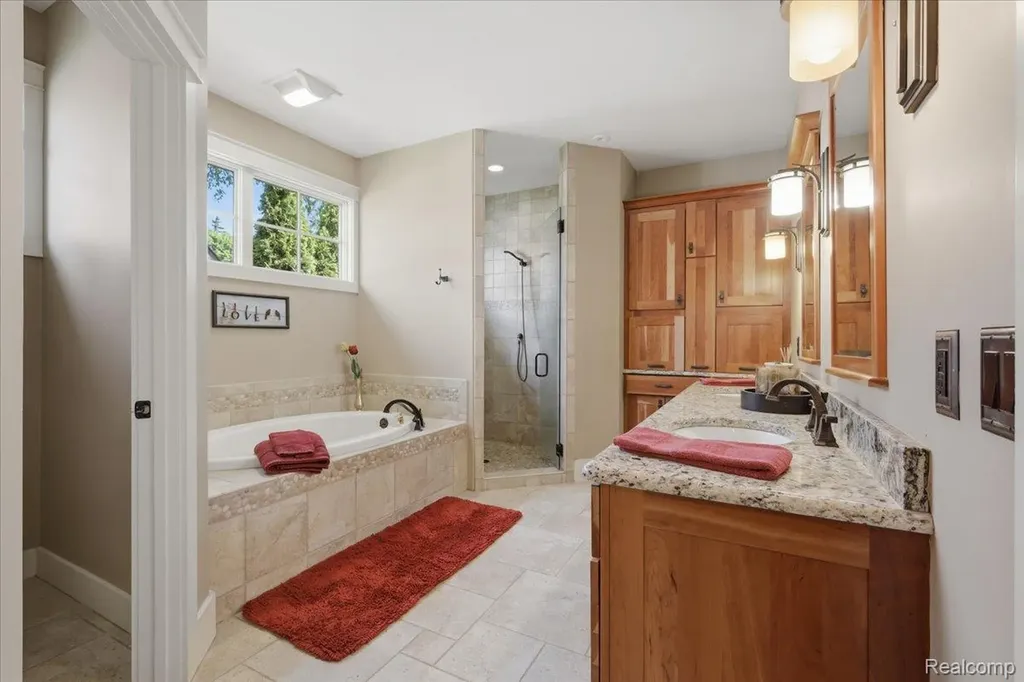 8665 Lakeview Boulevard Independence Charter Township MI 48348