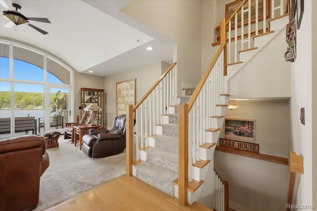8665 Lakeview Boulevard Independence Charter Township MI 48348