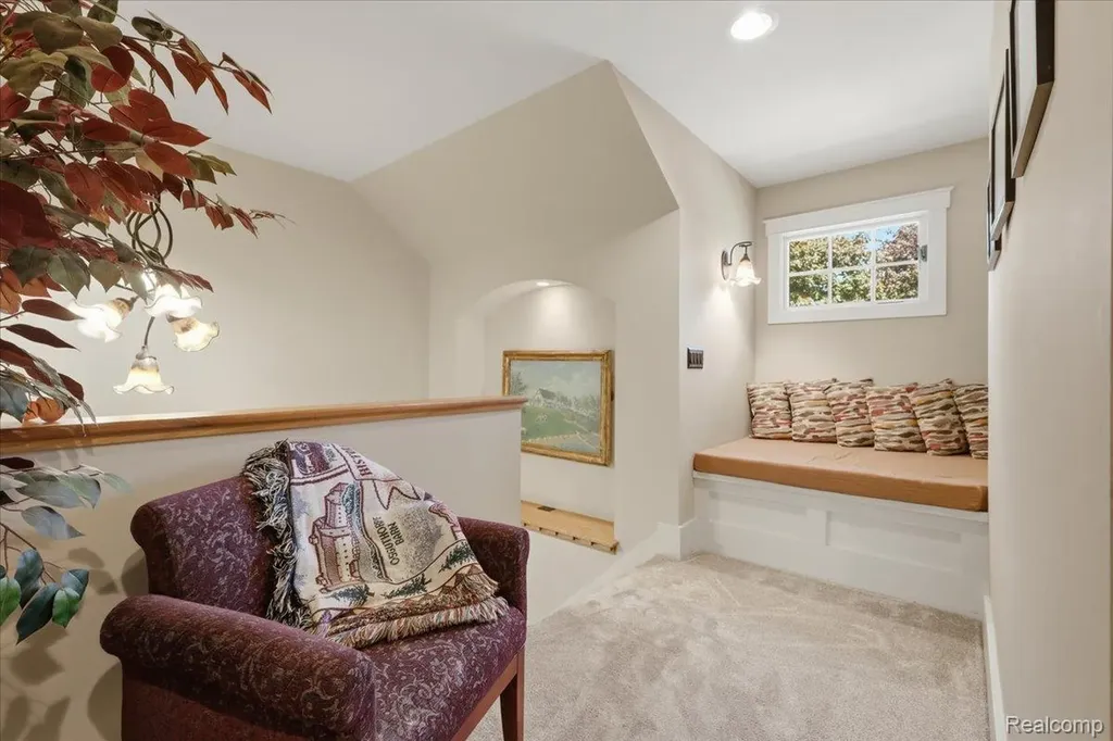 8665 Lakeview Boulevard Independence Charter Township MI 48348