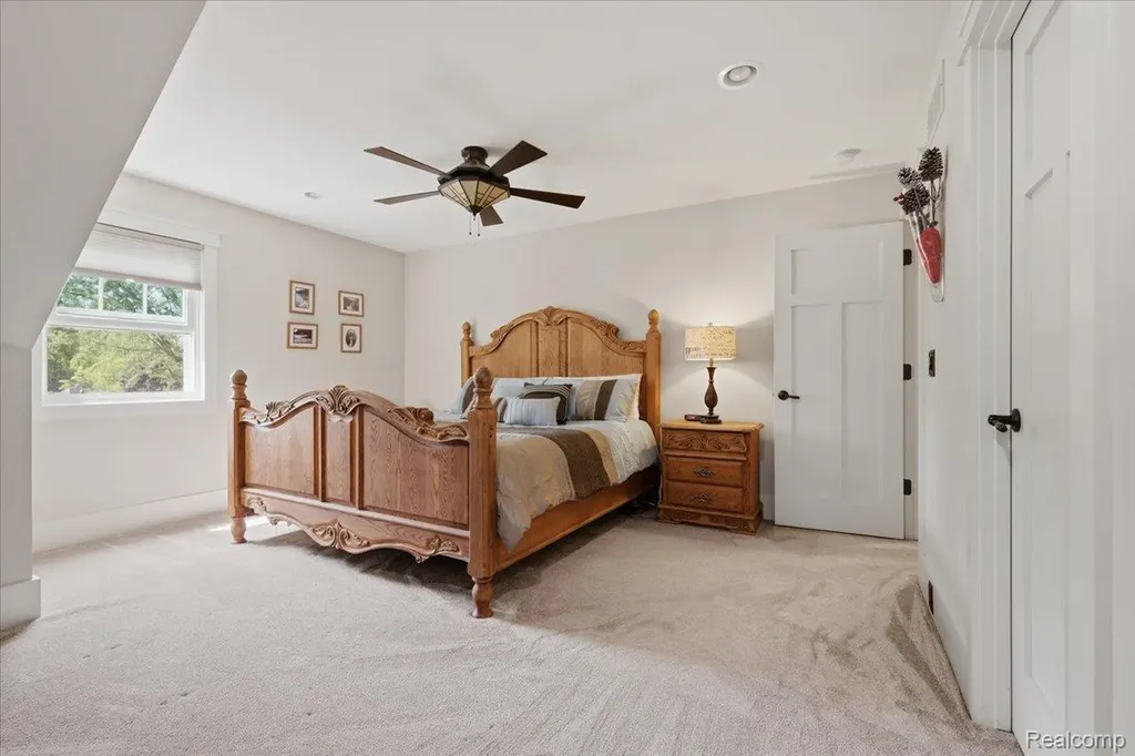 8665 Lakeview Boulevard Independence Charter Township MI 48348