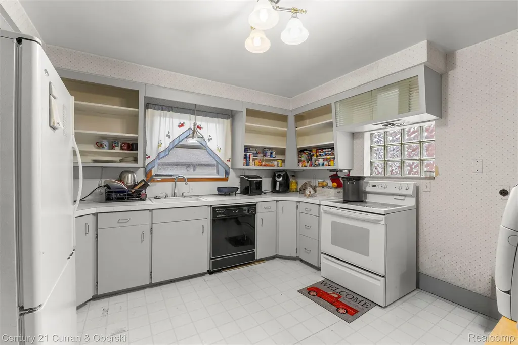 14050 Garfield Redford Charter Township MI 48239
