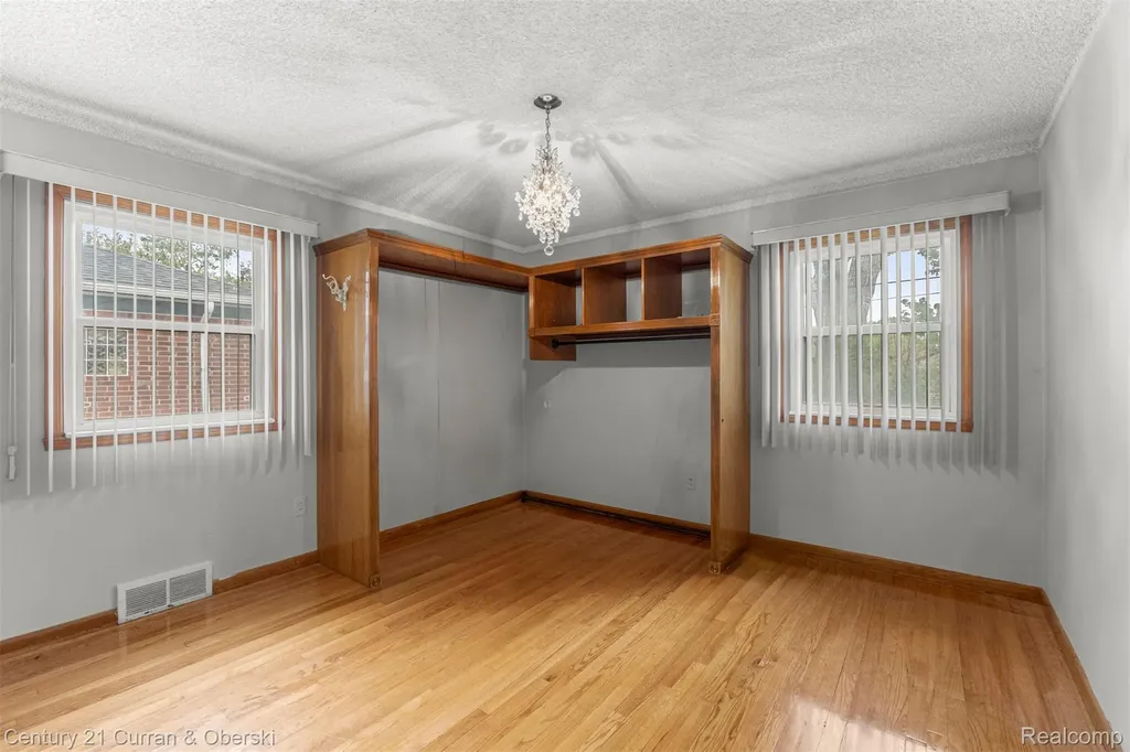 14050 Garfield Redford Charter Township MI 48239