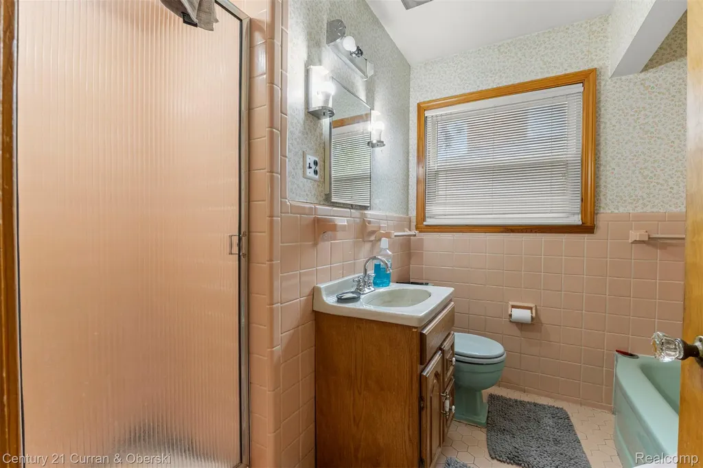 14050 Garfield Redford Charter Township MI 48239
