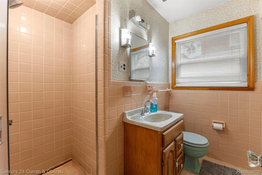 14050 Garfield Redford Charter Township MI 48239