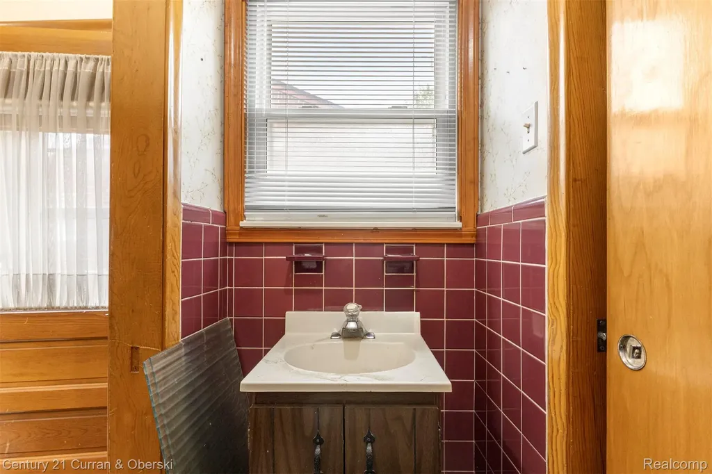 14050 Garfield Redford Charter Township MI 48239