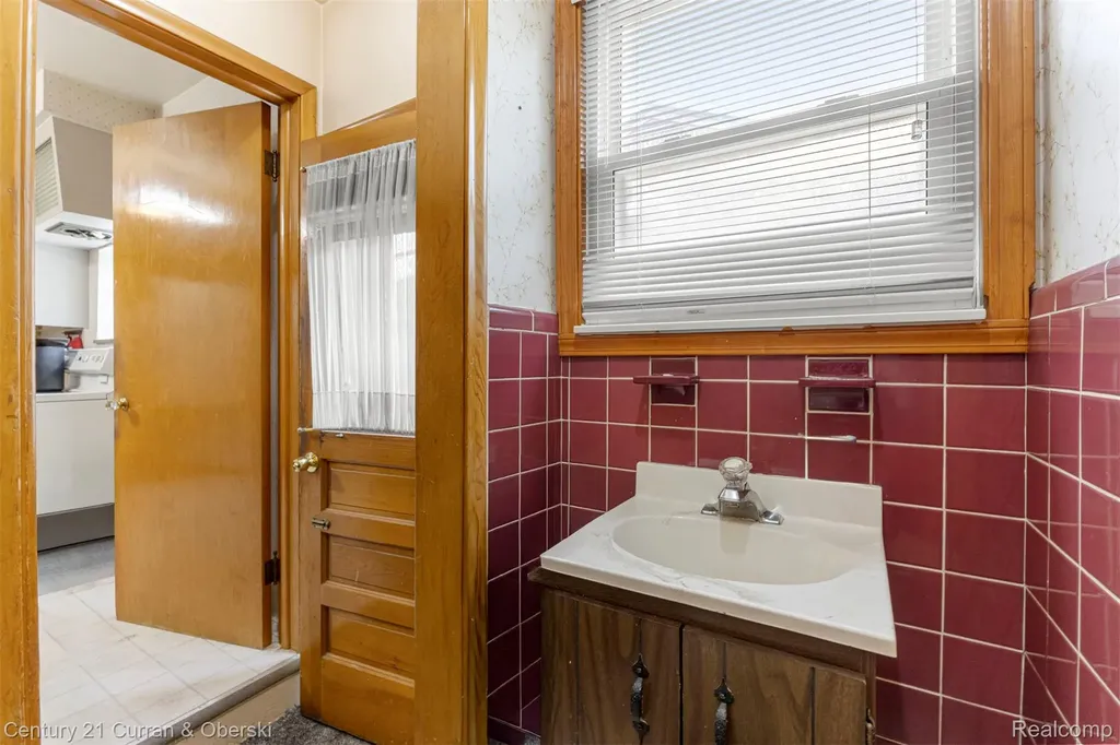 14050 Garfield Redford Charter Township MI 48239