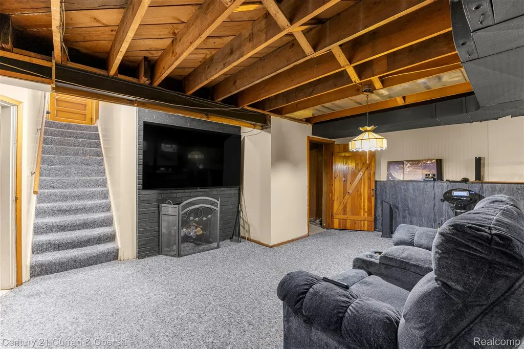 14050 Garfield Redford Charter Township MI 48239