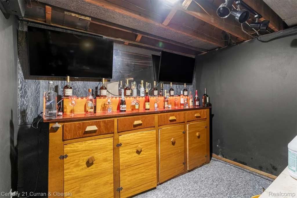 14050 Garfield Redford Charter Township MI 48239