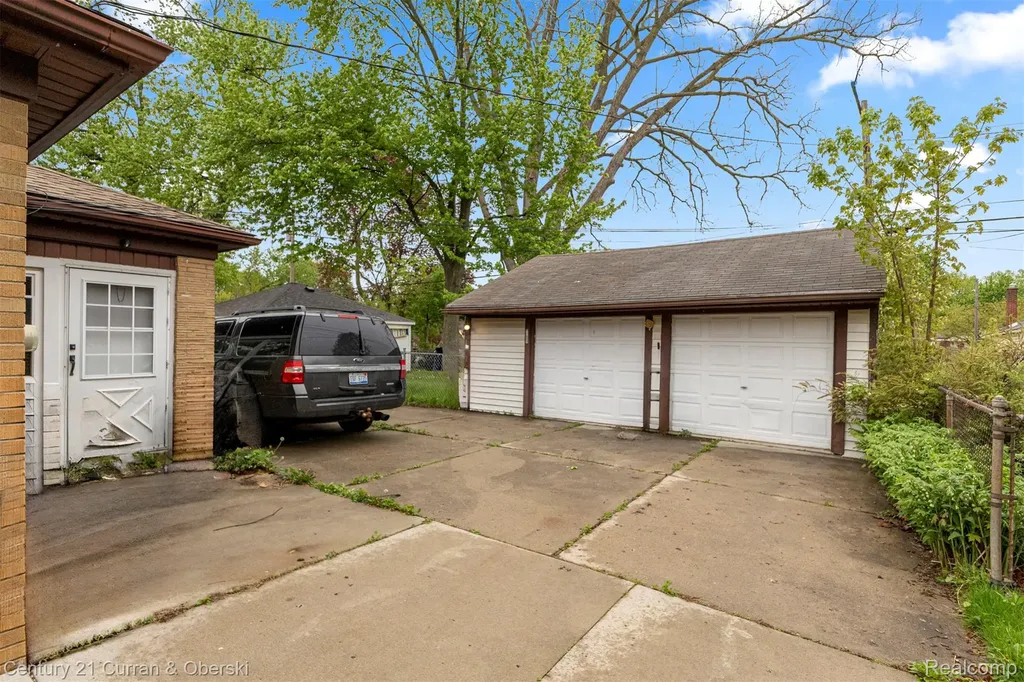 14050 Garfield Redford Charter Township MI 48239