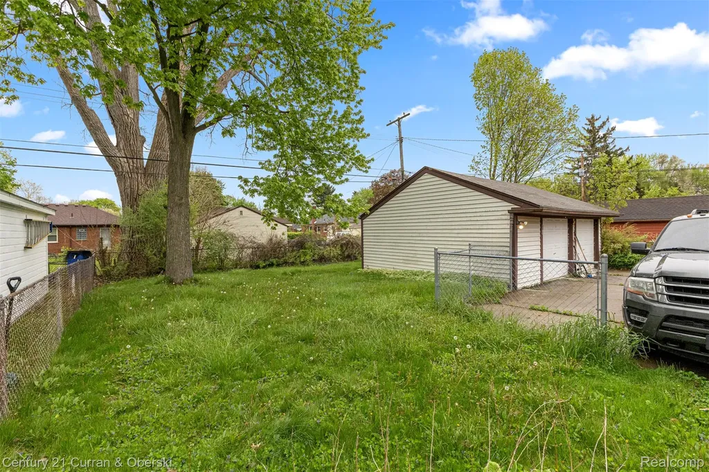 14050 Garfield Redford Charter Township MI 48239