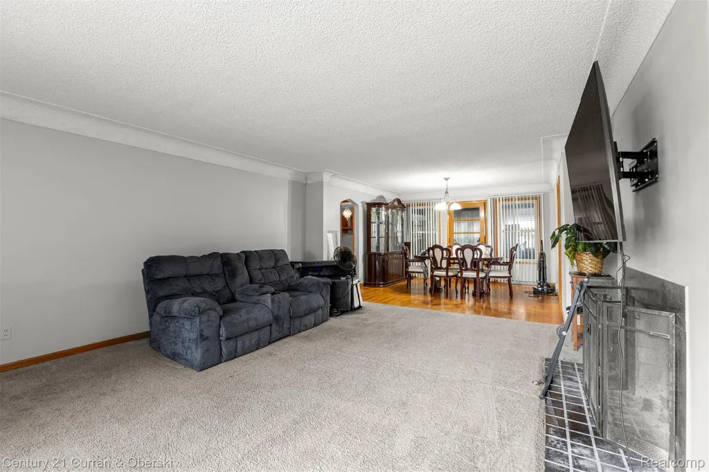 14050 Garfield Redford Charter Township MI 48239
