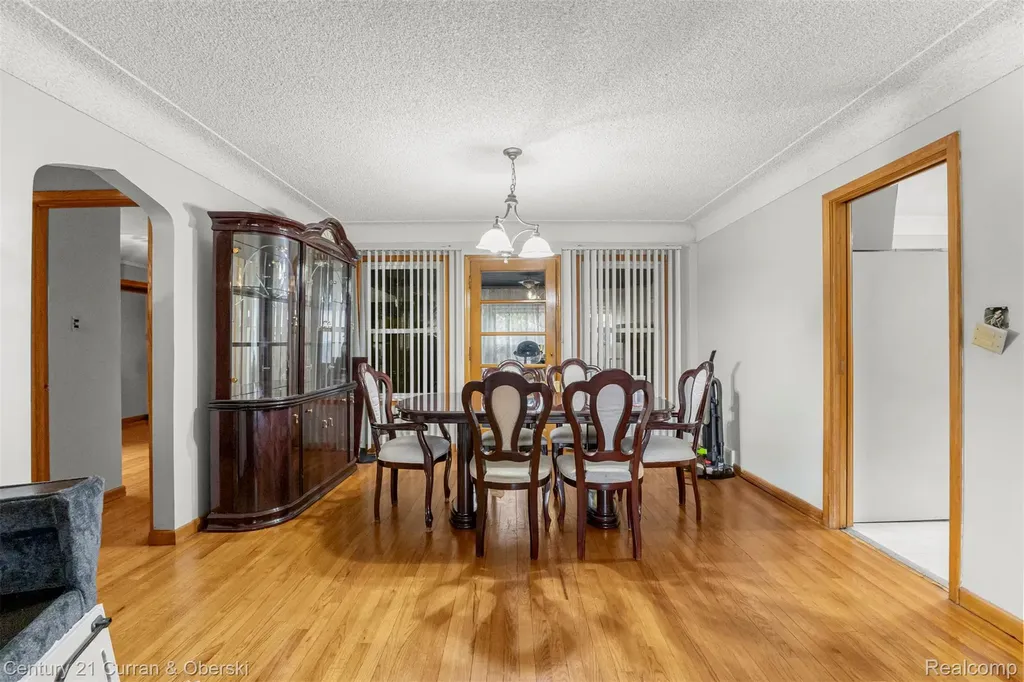 14050 Garfield Redford Charter Township MI 48239