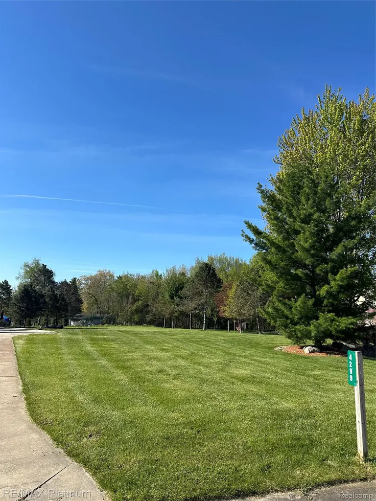 4299 Lake Farms Court Fenton Charter Township MI 48451