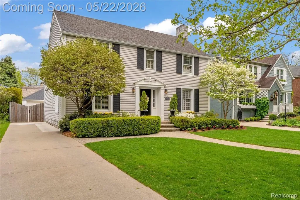 784 University Place Grosse Pointe City MI 48230