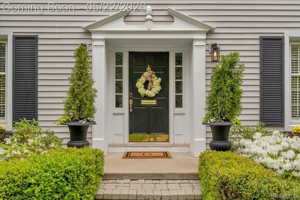 784 University Place Grosse Pointe City MI 48230