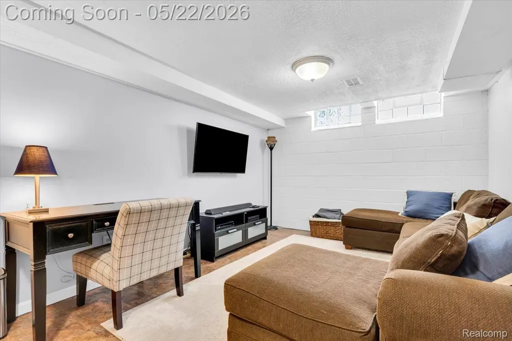 784 University Place Grosse Pointe City MI 48230