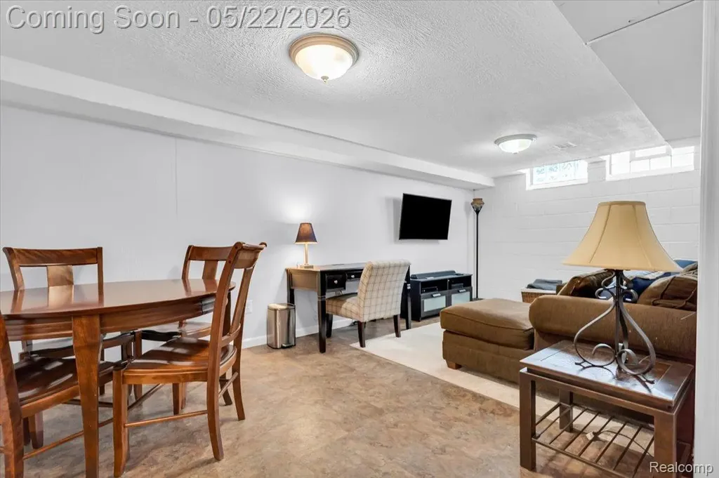 784 University Place Grosse Pointe City MI 48230