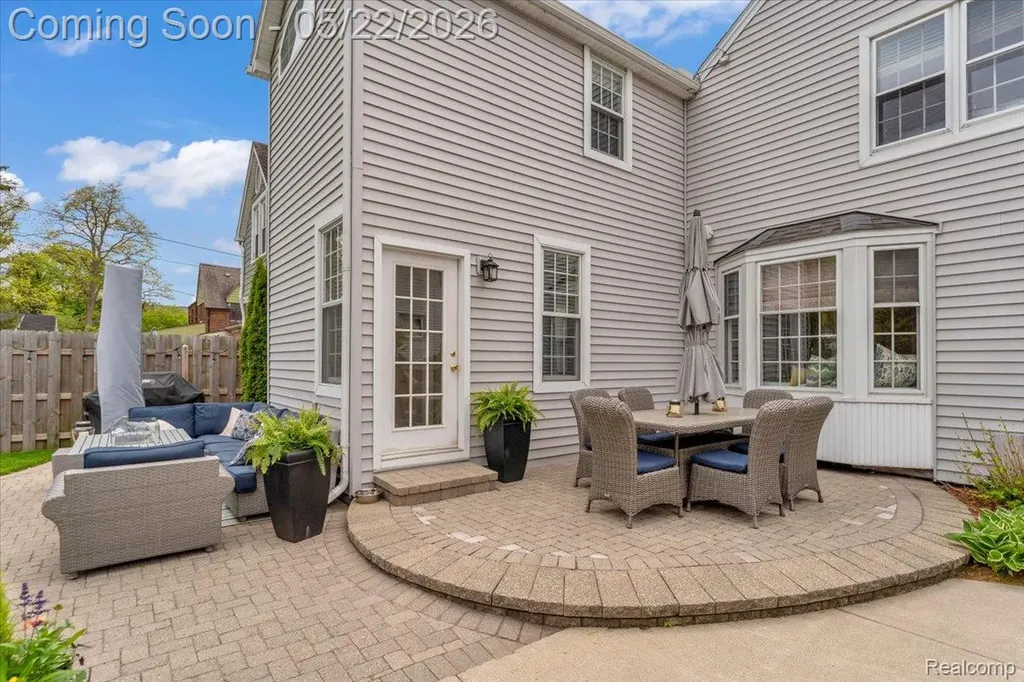 784 University Place Grosse Pointe City MI 48230