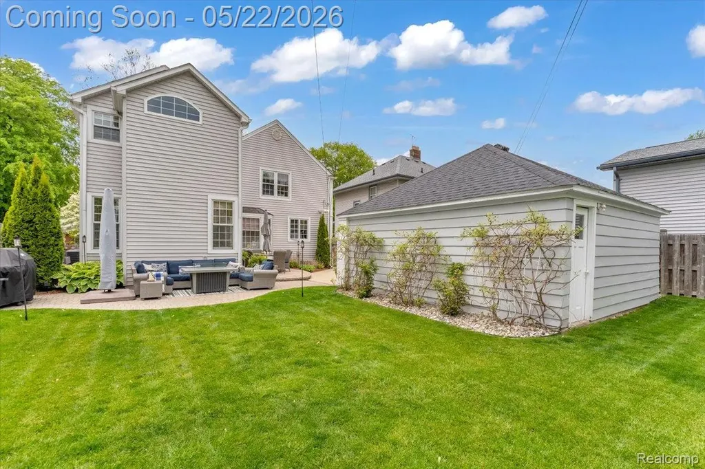 784 University Place Grosse Pointe City MI 48230