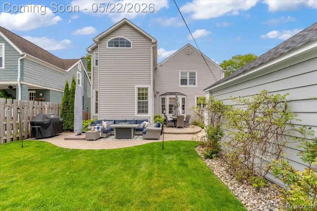 784 University Place Grosse Pointe City MI 48230