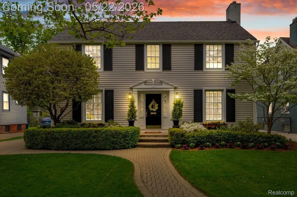 784 University Place Grosse Pointe City MI 48230
