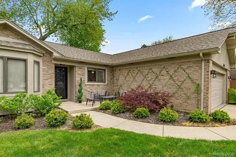 34048 Fonville Drive Livonia City MI 48152