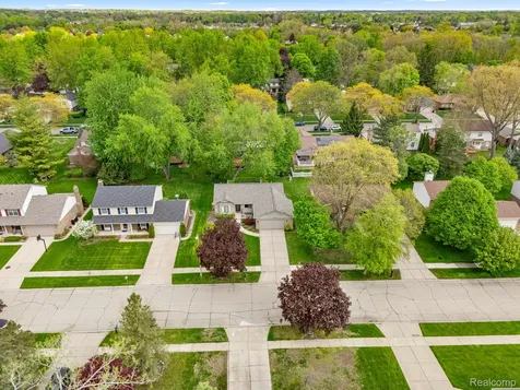 34048 Fonville Drive Livonia City MI 48152