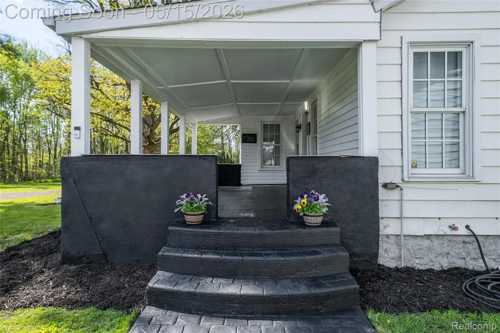 12164 Miller Road Clayton Charter Township MI 48449