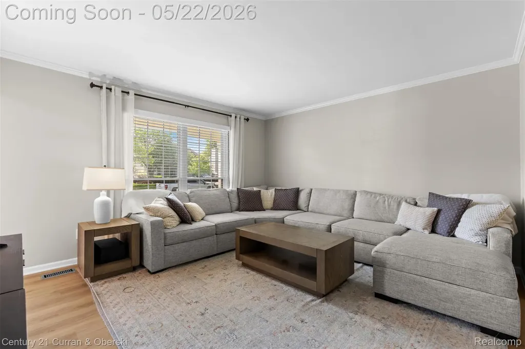 931 S Parkwood Drive South Lyon City MI 48178