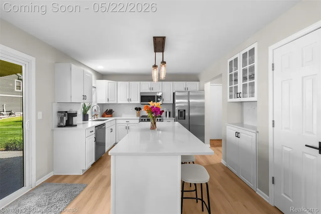 931 S Parkwood Drive South Lyon City MI 48178