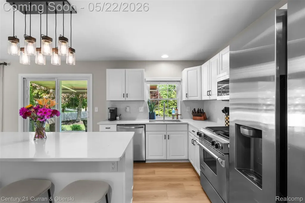 931 S Parkwood Drive South Lyon City MI 48178