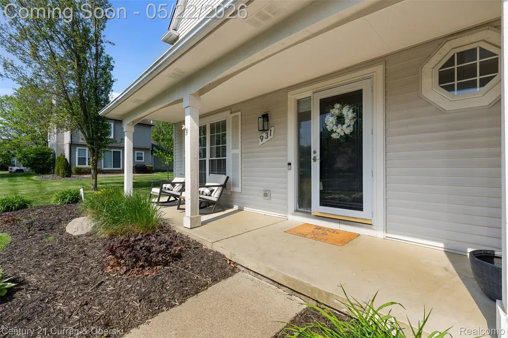 931 S Parkwood Drive South Lyon City MI 48178