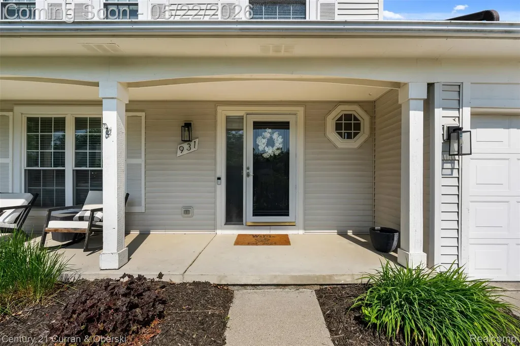 931 S Parkwood Drive South Lyon City MI 48178