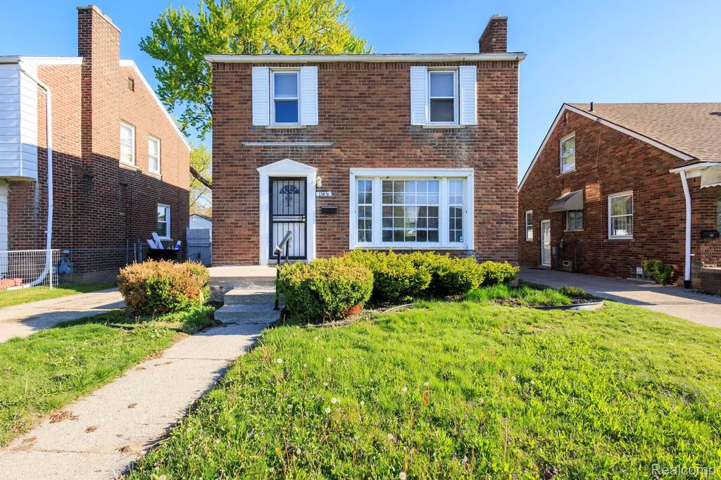 13821 Fairmount Drive Detroit City MI 48205