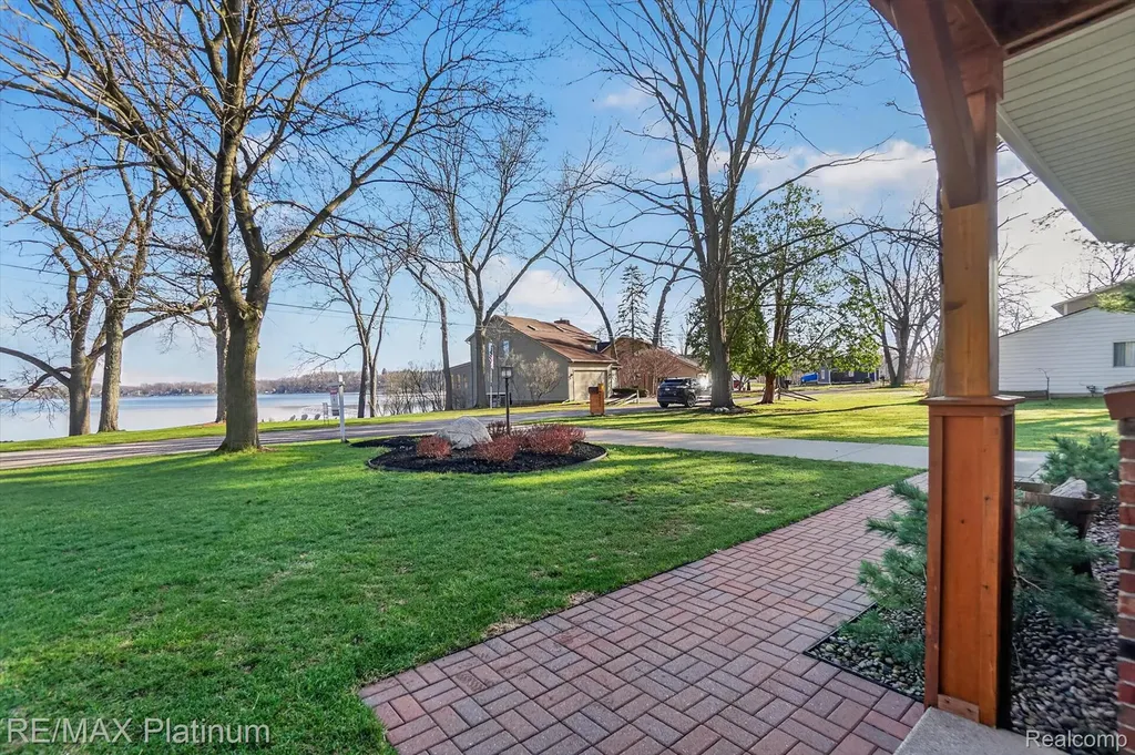 4357 Skusa Drive Genoa Township MI 48116
