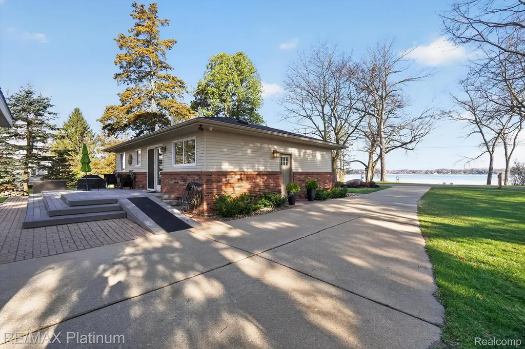 4357 Skusa Drive Genoa Township MI 48116