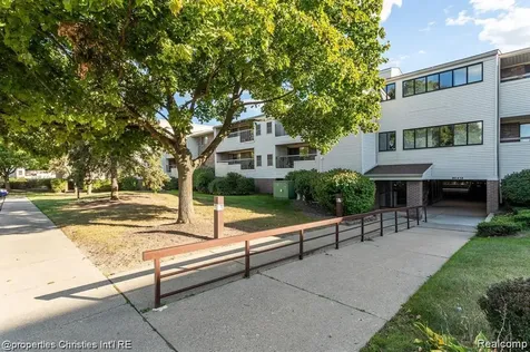 30414 Orchard Lake Road Farmington Hills City MI 48334