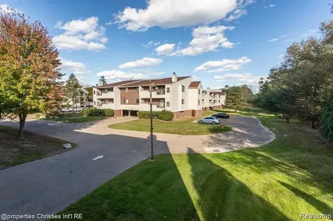 30414 Orchard Lake Road Farmington Hills City MI 48334