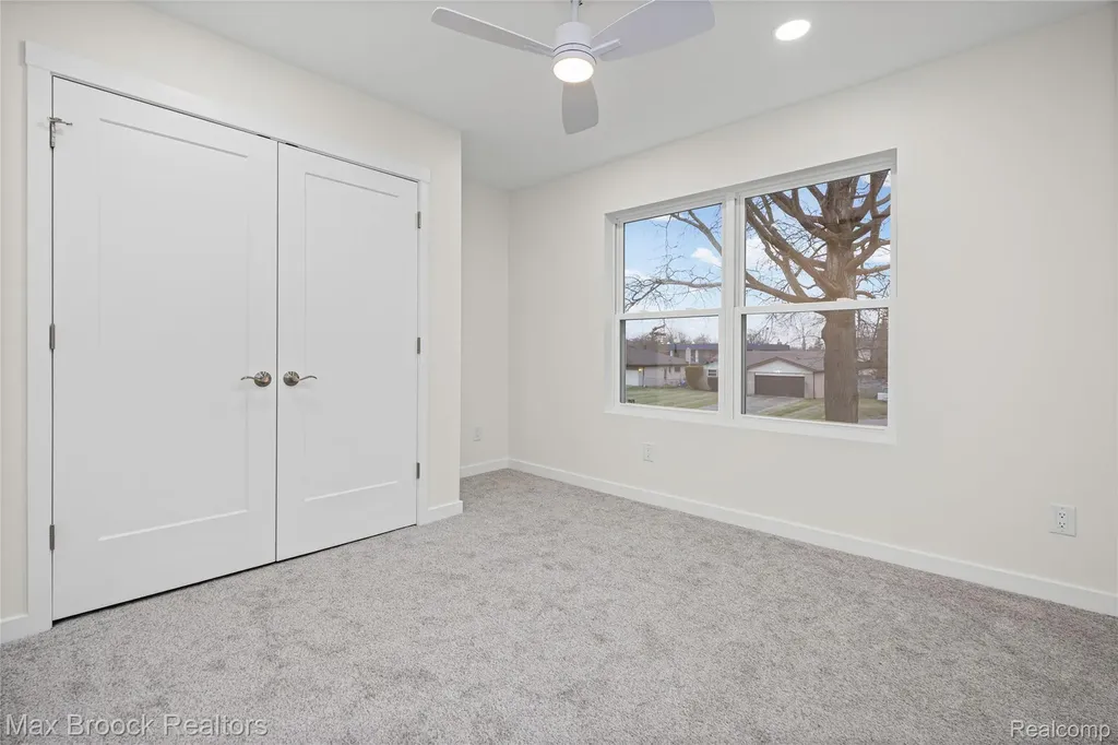 17348 Hilton Street Southfield City MI 48075