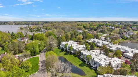 1756 Alexander Drive Bloomfield Charter Township MI 48302