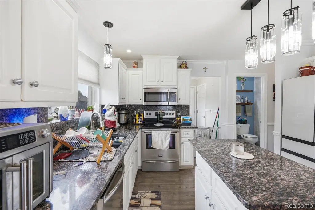 31197 Jaguar Drive Chesterfield Township MI 48047