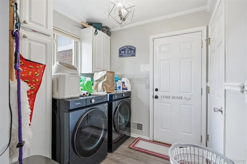 31197 Jaguar Drive Chesterfield Township MI 48047