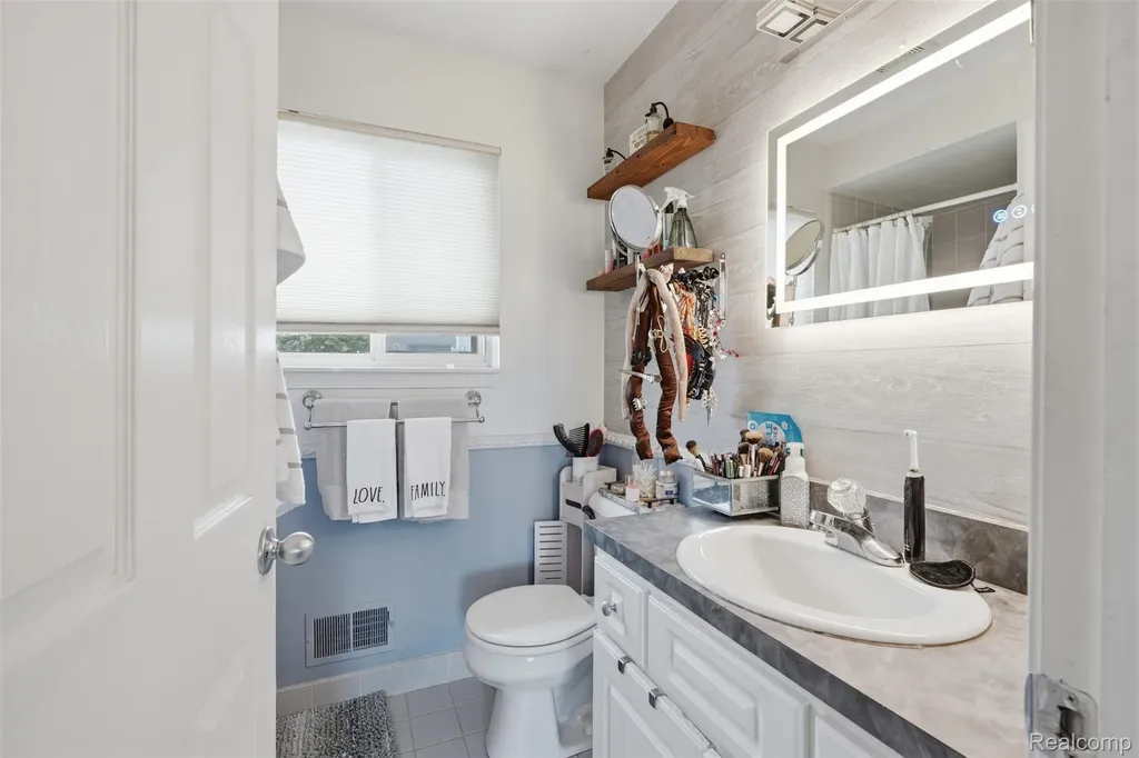 31197 Jaguar Drive Chesterfield Township MI 48047