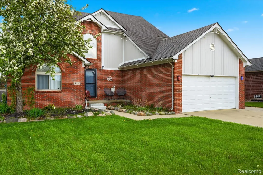 31197 Jaguar Drive Chesterfield Township MI 48047