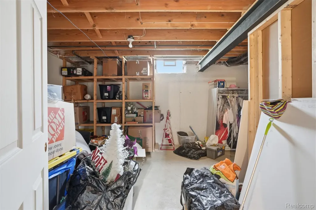31197 Jaguar Drive Chesterfield Township MI 48047