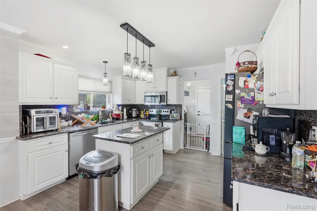 31197 Jaguar Drive Chesterfield Township MI 48047